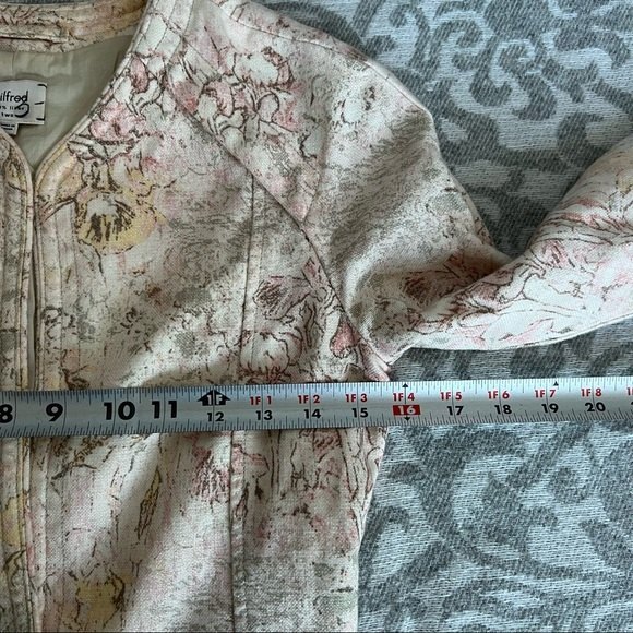 Cream Wilfred Aritzia 100% Linen Pastel Floral Print Blazer - Picture 8 of 12